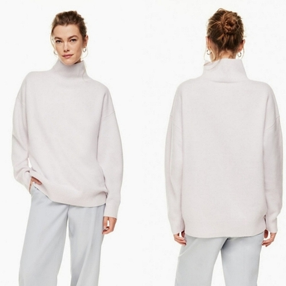 Aritzia Babaton Stargaze Turtleneck in Light Pink/Purple Size M/L
